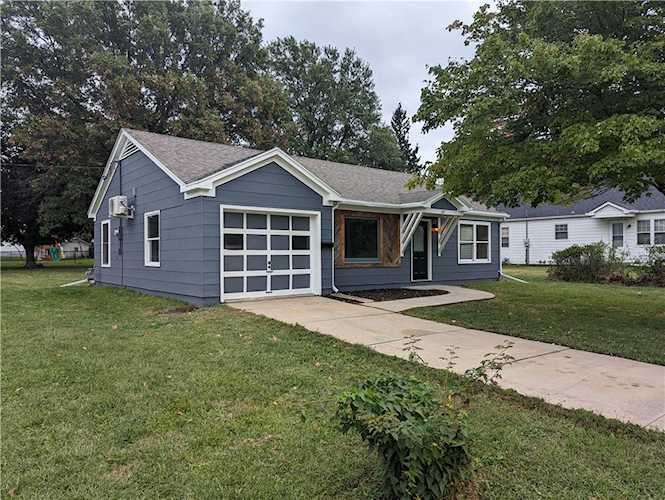 607 S 2nd St Hiawatha, KS 66434 | MLS 2456144 Photo 1