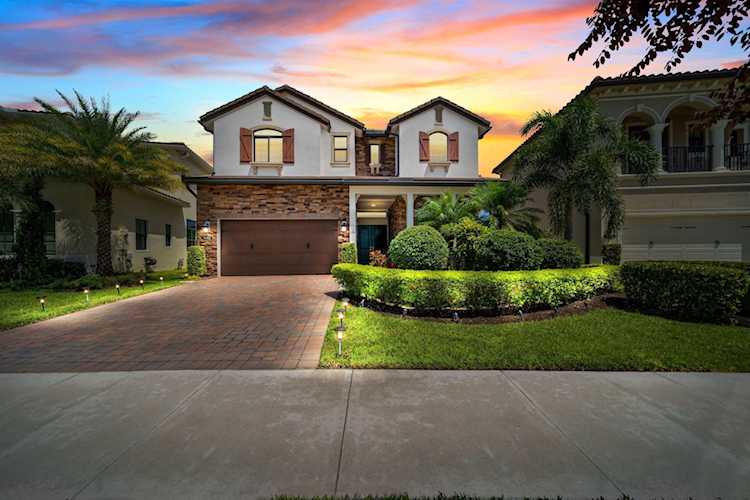 9083 Grand Prix Lane Boynton Beach, FL 33472