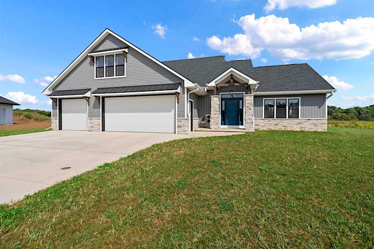 1450 Chickory Ct De Pere, Town of Lawrence, WI 54115