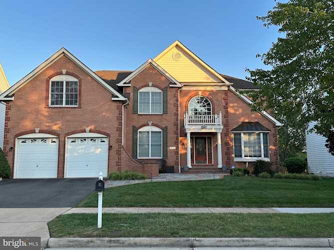 43145 Valiant Dr Chantilly, VA 20152
