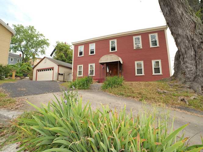 81 Water St Hallowell, ME 04347