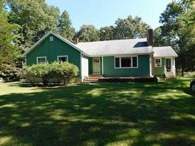 5 Lorson Ln Rehoboth, MA 02769