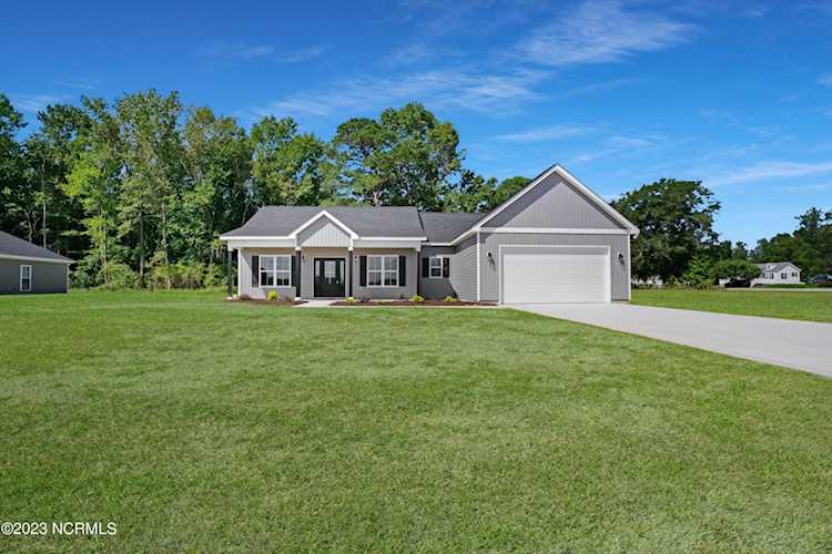 816 Bright Leaf Rd Kinston, NC 27530