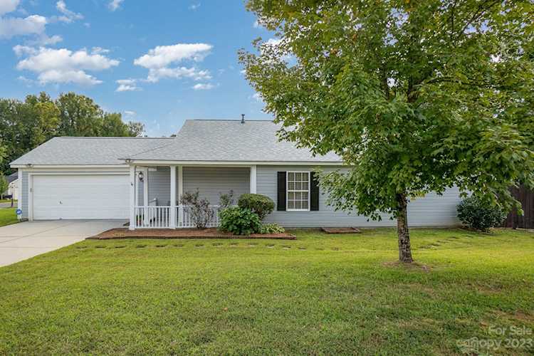 12151 Stewarts Crossing Dr Charlotte, NC 28215