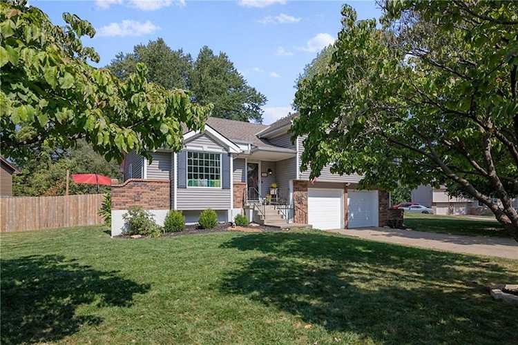 1616 SE Brome Circle Lee's Summit, MO 64063 | MLS 2455868 Photo 1