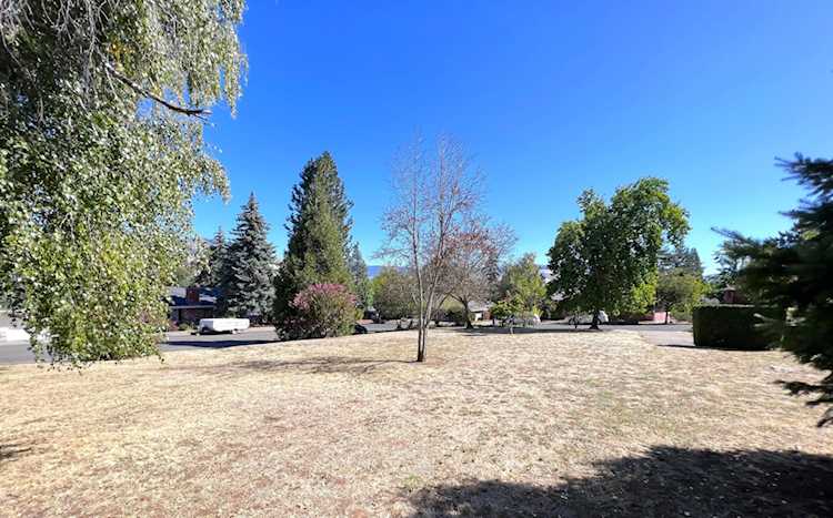 Peachey Rd Ashland, OR 97520