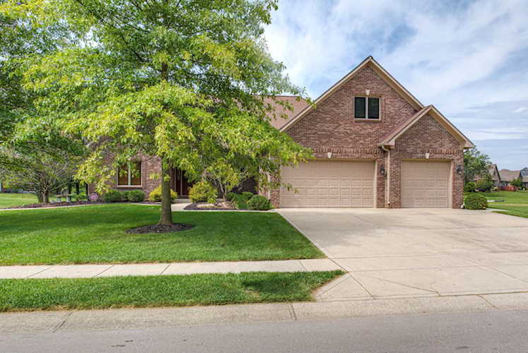 1716 Spring Beauty Dr Avon, IN 46123