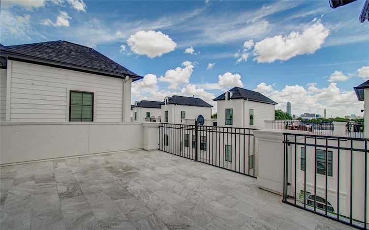 3330 Beverly Forest Dr Houston, TX 77057
