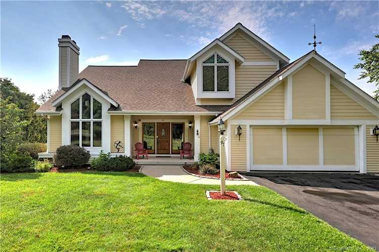 97 Fox Hill Dr Rocky Hill, CT 06067