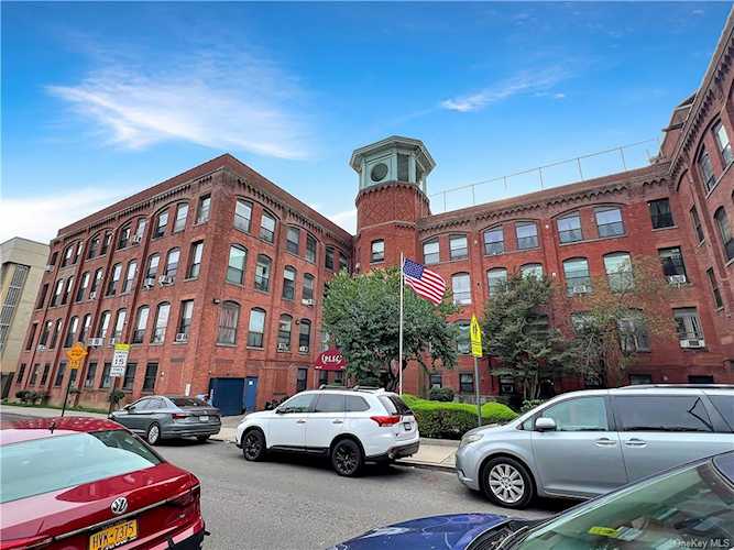 8410 101st St #2B Richmond Hill, NY 11418
