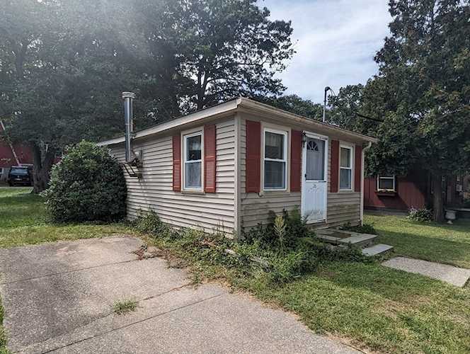 26 Worcester Ave Hudson, MA 01749