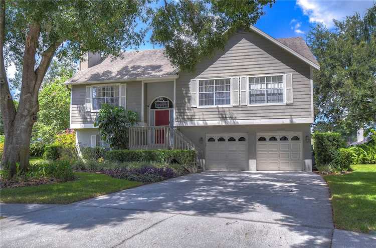 1906 River Meadow Ct, Valrico, FL 33596 – PHOTOS – MLS #T3471636 Photo 1