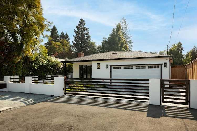 2067 Ashton Ave Menlo Park, CA 94025