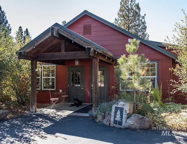 609 S Middle Fork Rd Garden Valley, ID 83622