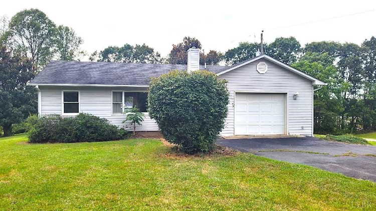 102 Allen Rd Altavista, VA 24517
