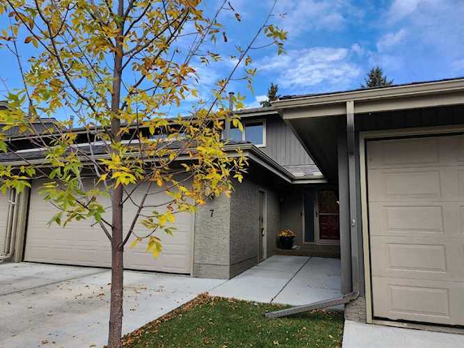 1901 Varsity Estates Dr NW #7 Calgary, AB T3B4T7