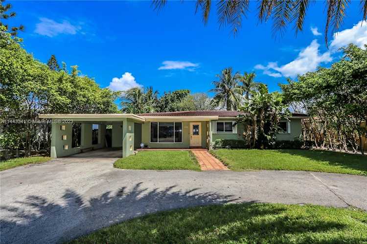 1319 Dewey St Hollywood, FL 33019