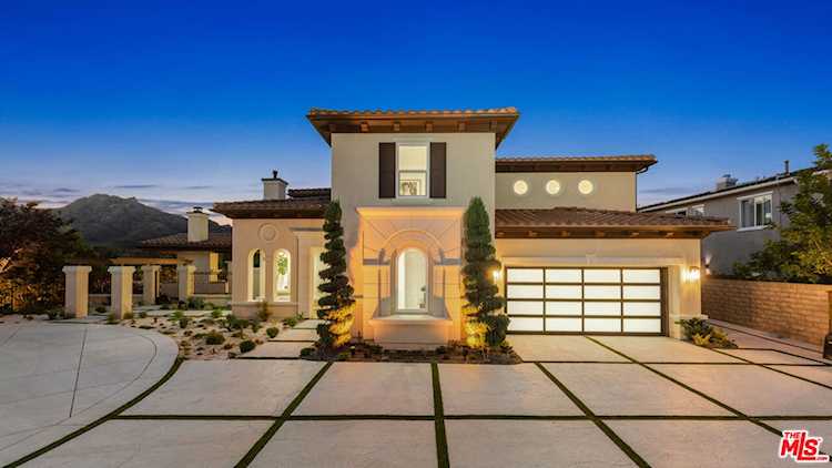 1909 Hazel Nut Ct Agoura Hills, CA 91301