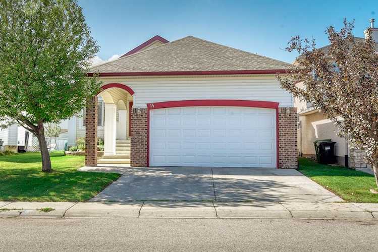 14 Panorama Hills Close NW Calgary, AB T3K5J2