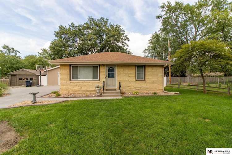 5820 Knox St Lincoln, NE 68507