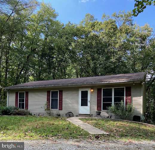 122 W Greenhouse Rd Dillsburg, PA 17019