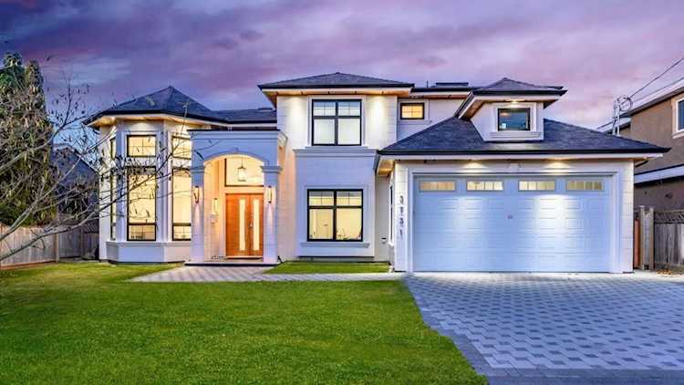 3731 Vinmore Avenue Richmond, BC V7C 1S4