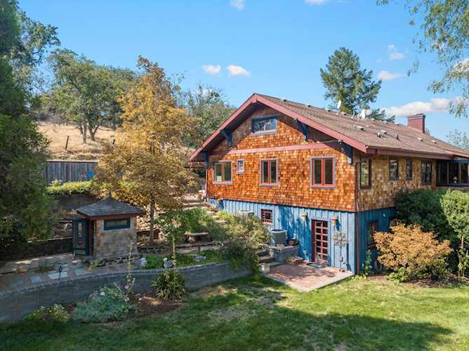 5791 Walden Ln Talent, OR 97540