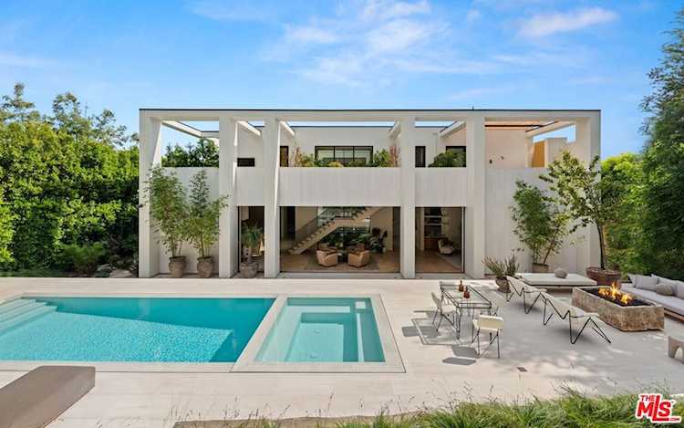 9235 Robin Dr Los Angeles, CA 90069