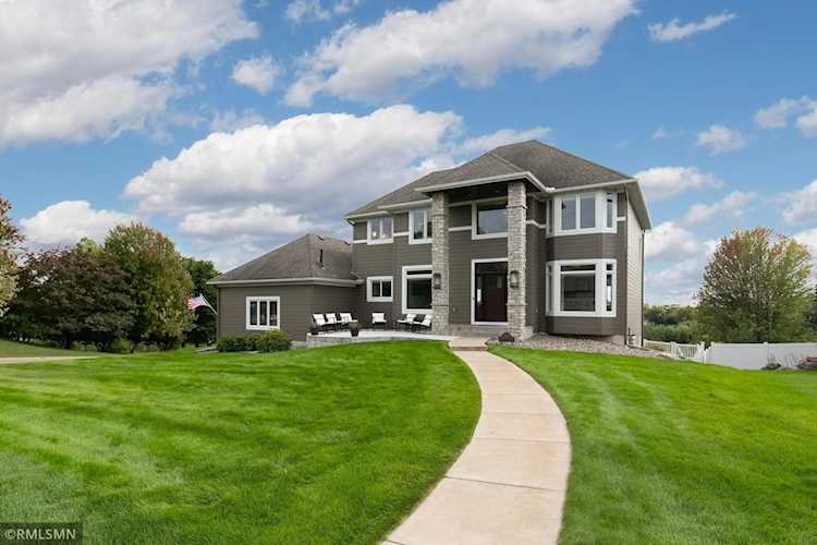 2319 Fawn Hill Court Chanhassen, MN 55317