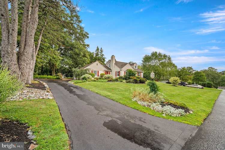 225 Sykes Ln Wallingford, PA 19086
