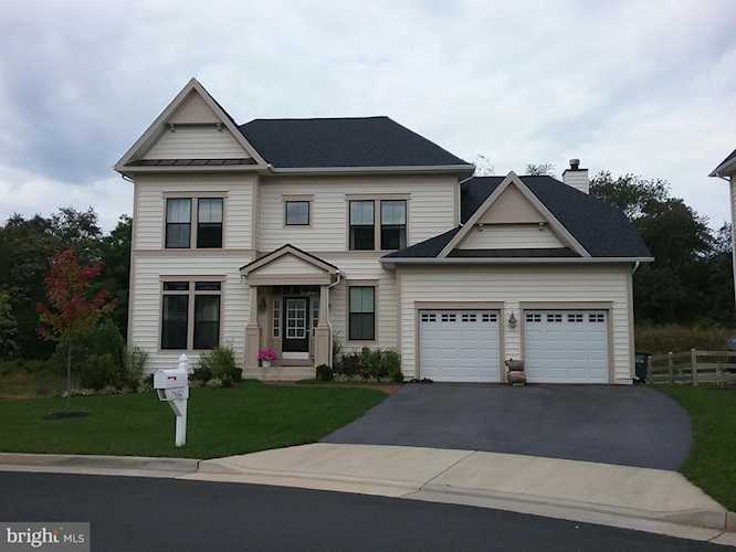35682 Kedleston Ct Round Hill, VA 20141