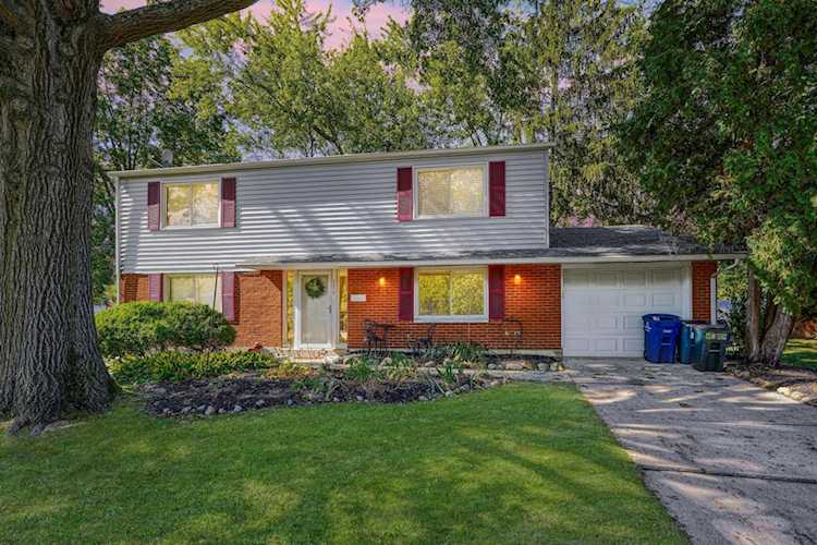 For Sale: $319,000 A home for sale for sale at 3672 Managua Drive Westerville, OH 43081 - Franklin. MLS 223028058 - Must see this spacious 2 story home offering over 2,000 sq feet of living space.Desirable flex room... Photo 1