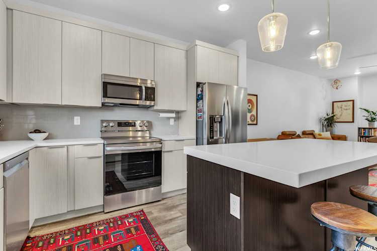 11349 S Willow Walk Dr W South Jordan, UT 84009