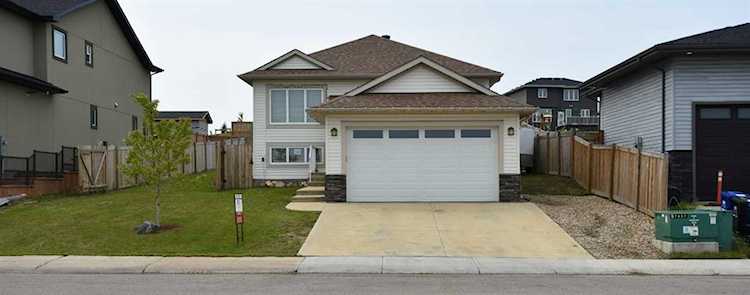 153 Beaconwood Place Fort McMurray, AB T9H2S