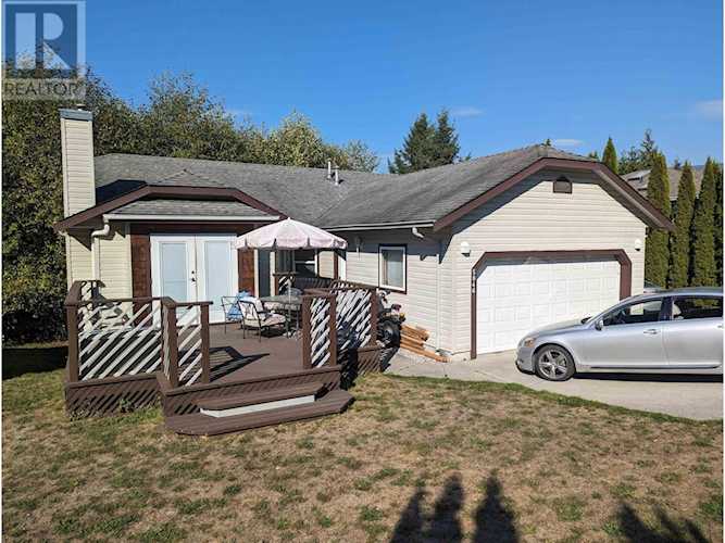 5846 Trail Avenue Sechelt, BC V7Z0R4