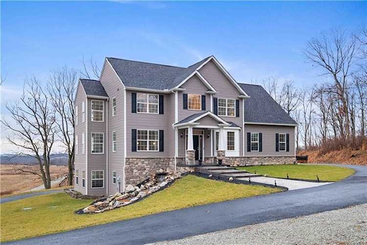 1055 Chaintown Rd Scottdale, PA 15683