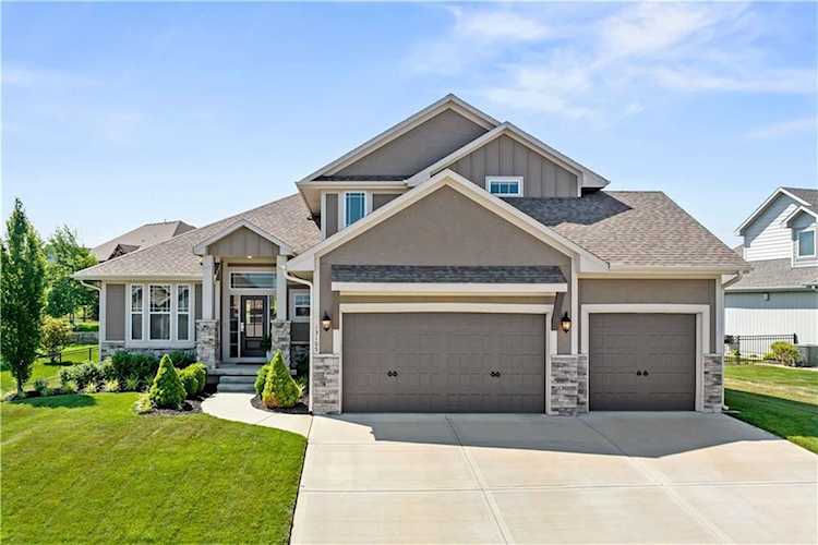 13105 W 171st St Overland Park, KS 66221 | MLS 2456407 Photo 1