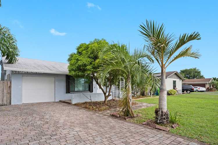 2503 NW 107th Ave Sunrise, FL 33322