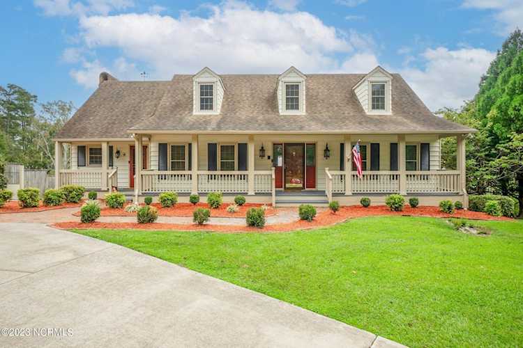 220 Country Club Dr Edenton, NC 27932