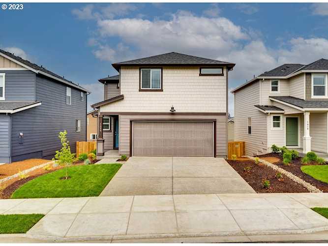 1711 W 14th ST La Center, WA 98629