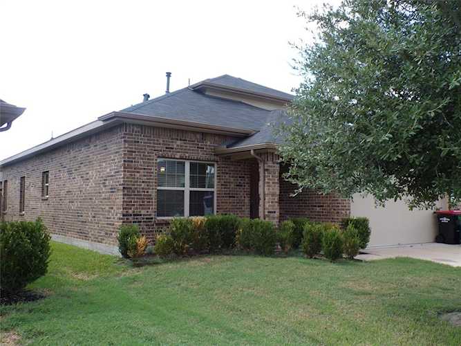 2019 Bravos Manor Ln Fresno, TX 77545