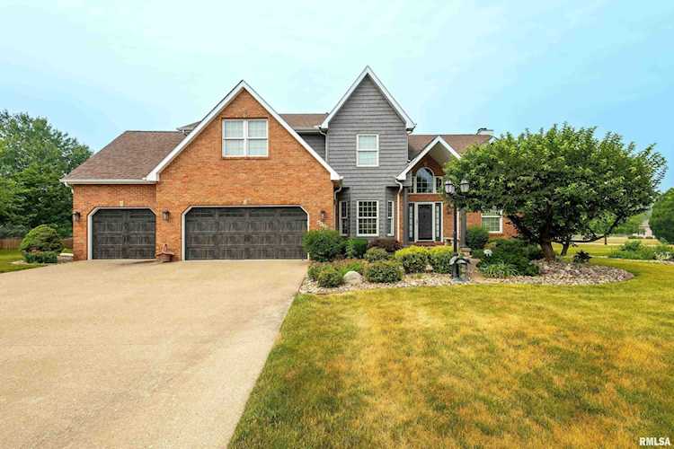 6030 Lakeland Ct Davenport, IA 52807 | MLS QC4244117 Photo 1