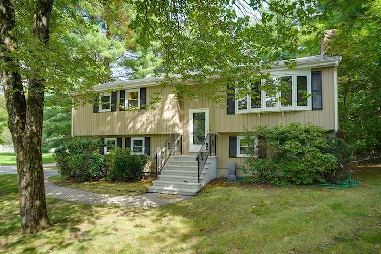 61 Valentine Rd Northborough, MA 01532