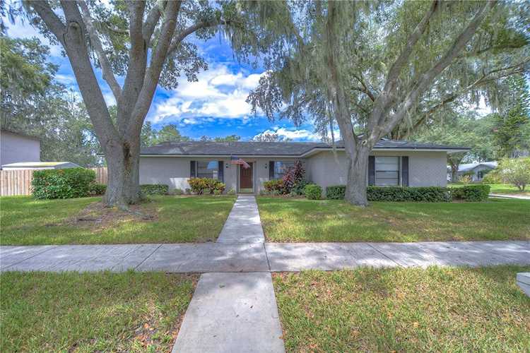 1006 Winchester Ln, Valrico, FL 33594 – PHOTOS – MLS #T3474976 Photo 1