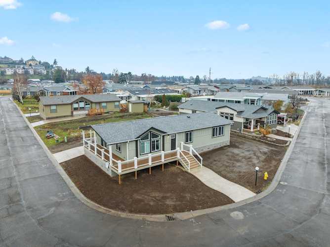 View 4601 S Pacific Hwy #51 with HD Pictures, Virtual Tours & Aerial Maps | MLS #220171794 Photo 1