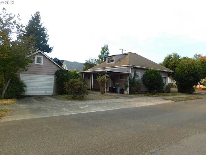 530 Willow ST Myrtle Point, OR 97458