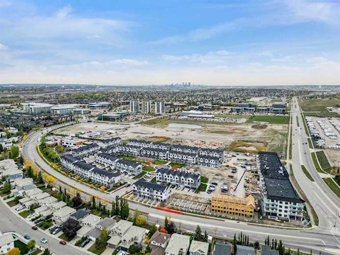 255 Les Jardins Park SE #316 Calgary, AB T2C 5V3