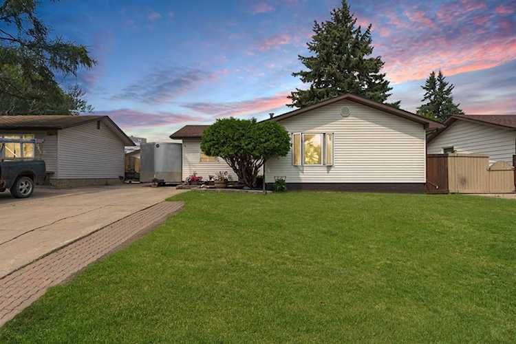 34 Birch Rd Fort McMurray, AB T9H 1