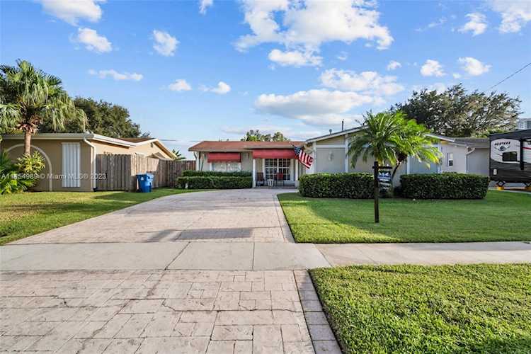 12240 NW 29th St Sunrise, FL 33323