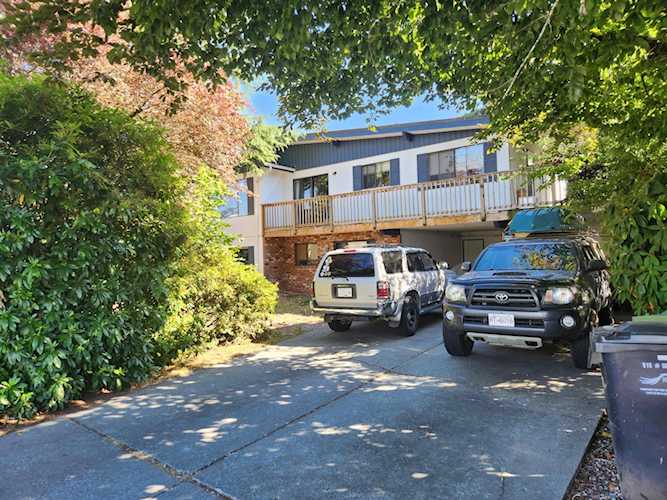 11160 Seaport Avenue Richmond, BC V7A 3C8